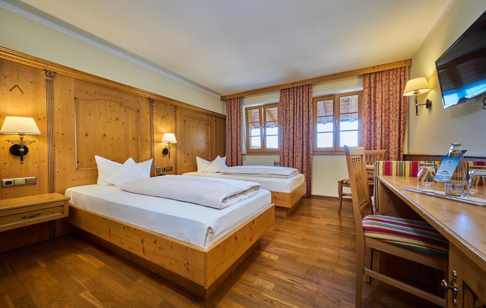 Hotel Happinger Hof Rosenheim Exteriör bild